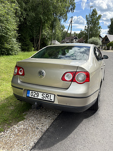 VOLKSWAGEN PASSAT 2007 1.9TDI (3 foto / 14)