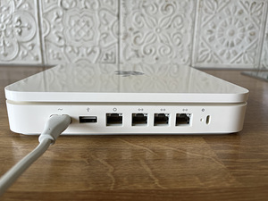 Apple AirPort Time Capsule 1TB (3 фото из 4)