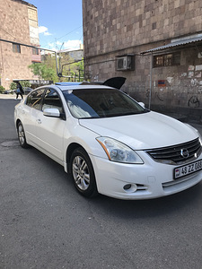 Nissan Altima 2.5s (2 լուսանկար / 11)