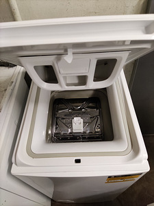 Pesumasin Whirlpool 6th sense 6 kg (2 foto / 3)