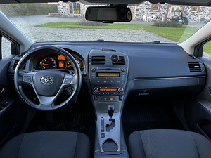Toyota Avensis D-Cat 2.2 110kW (9 foto / 13)