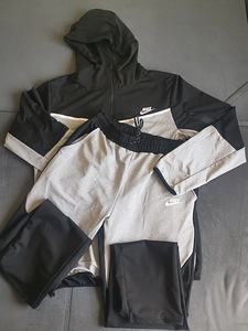 Спортивный костюм (2 фото из 5)