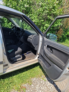 Skoda Fabia (vigadega) (4 foto / 11)