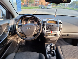 KIA CEED COUPE (8 фото из 8)