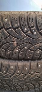 Зимние шины Bridgestone (1 фото из 4)