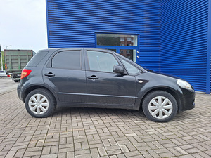 Suzuki SX4 автомат (4 фото из 6)