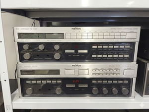 FM-тюнер Revox B261 (Швейцария) (5 фото из 5)