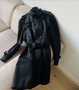 Burberry trenchcoat (1 foto / 4)