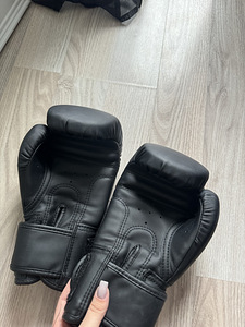 Продаю перчатки (3 фото из 6)