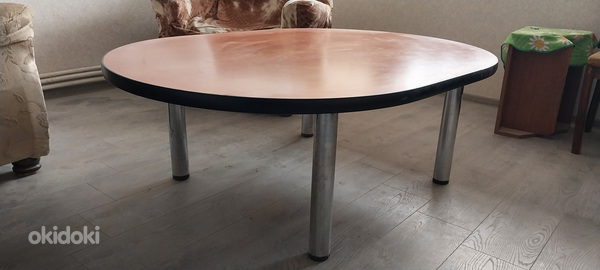 Օվալաձև սեղան (2)