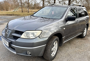 Mitsubishi Outlander I (4 foto / 14)
