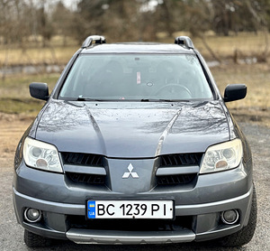 Mitsubishi Outlander I (5 foto / 14)