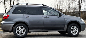Mitsubishi Outlander I (7 foto / 14)