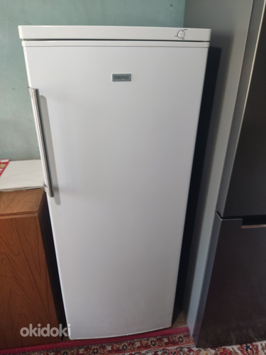 Холодильник BERG BF-D192VW Морозильник