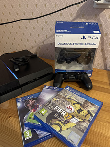 PlayStation 4 (4 фото из 4)