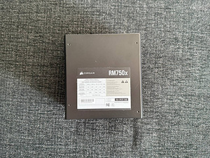 Müüa Corsair RM750x toiteplokk (6 foto / 7)