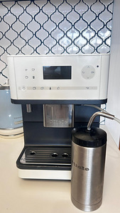 Кофемашина Miele (1 фото из 2)