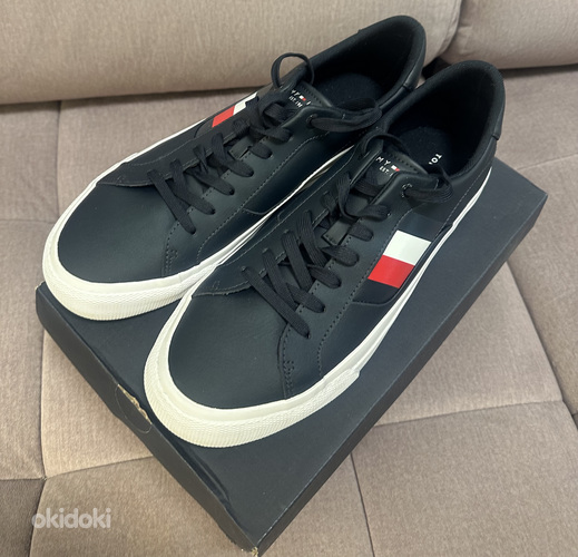 Кроссовки Tommy Hilfiger 42 новые