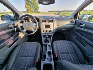 Ford Focus 1.6 80kW (5 foto / 7)