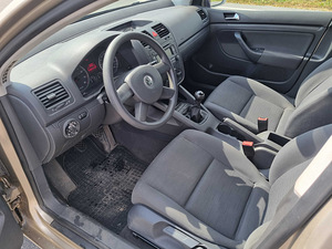 Volkswagen Golf 1.6 75kW (6 foto / 8)