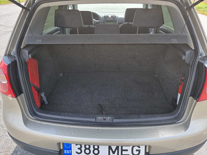 Volkswagen Golf 1.6 75kW (8 foto / 8)