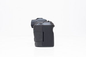 Canon EOS R (body) hübriidkaamera (uus) (6 foto / 10)