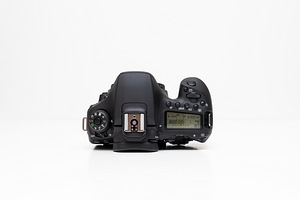 Canon EOS 90D (body) peegelkaamera (7 foto / 10)