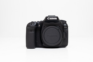 Canon EOS 90D (body) peegelkaamera (2 foto / 10)