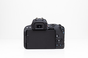 Canon EOS 200D + 18-55mm + 50mm kaamerakomplekt (4 foto / 10)