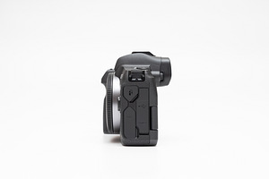 Canon EOS R (body) hübriidkaamera (3 foto / 10)