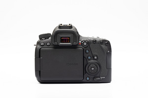 Canon EOS 6D Mark II (body) peegelkaamera (5 foto / 10)