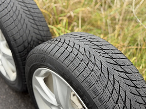 Honda veljed 17" 5x114,3 + NOKIAN WR Snowproof P 225/50R17 (8 foto / 10)