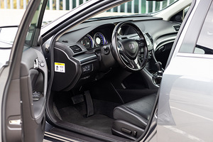 Honda Accord Executive Plus 2.4 K24Z3 148kW (8 фото из 15)