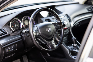 Honda Accord Executive Plus 2.4 K24Z3 148kW (9 фото из 15)
