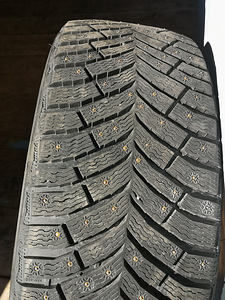 Michelin X-ice North 4 235/55 R17 (2 foto / 5)