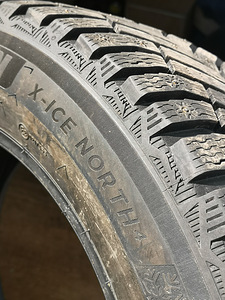 Michelin X-ice North 4 235/55 R17 (5 foto / 5)