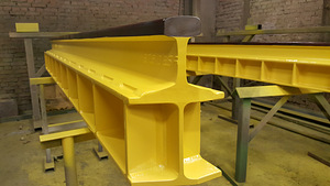 Otsime metallkonstruktsioonide maalrit. (1 foto / 2)