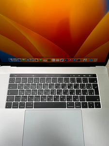 MacBook Pro 15,4 дюйма 2018 (3 фото из 9)