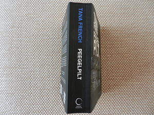 Tana French Peegelpilt (3 foto / 3)