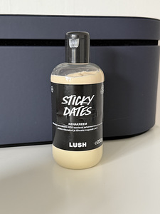 Lush Sticky Dates (1 foto / 1)