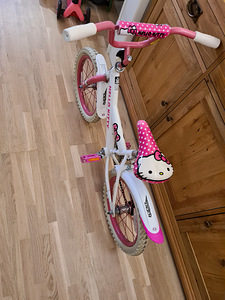 Hello kitty 16" велосипед (4 фото из 4)