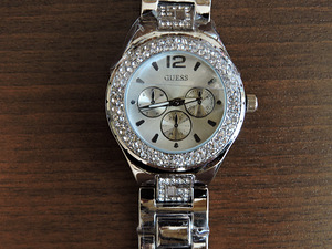 Часы наручные Guess (2 фото из 4)