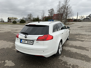 Opel Insignia (4 фото из 10)