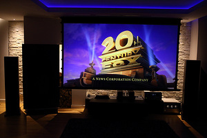 JVC DLA-X500RWE 3D+4K Kodukino Projektor (9 foto / 10)