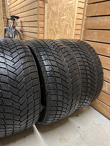 Michelin X-Ice Snow lamellrehvid 245/40 R19 (6 foto / 7)