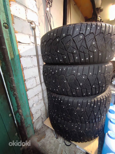 Goodyear Ultragrip 600 Naastrehvide 215/55R16