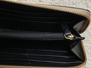 DKNY rahakott (3 foto / 4)