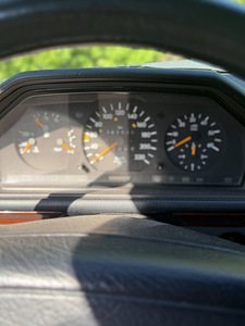 MERCEDES-BENZ E 250T D (3 foto / 10)
