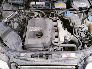 Audi A4 Avant 1,8T varuosadeks (4 foto / 4)