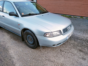 Audi A4 1.9 81kw varuosadeks (2 foto / 2)
